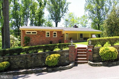 6527 Jay Miller Dr, Falls Church, VA 22041 - photo 2