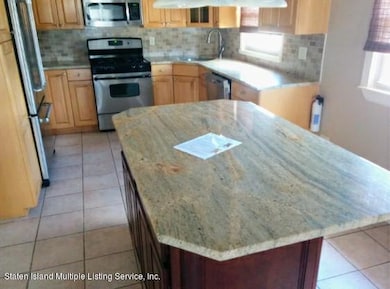 384 Caswell Ave unit 1, Staten Island, NY 10314 - photo 6