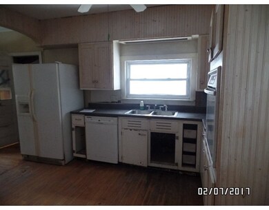 40 E Myrtle St, Orange, MA 01364 - photo 5