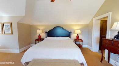 Suite K-King Bed