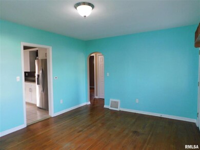 2139 Grove St, Davenport, IA 52804 - photo 3