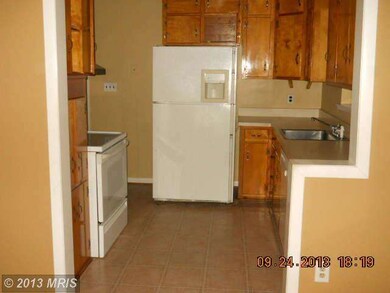 10041 Locust St, Glenn Dale, MD 20769 - photo 4