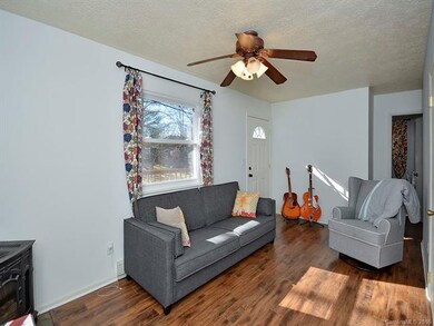 421 Blooming Laurel Dr, Hendersonville, NC 28792 - photo 6