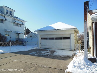 1034 Scott St, Wilkes Barre, PA 18705 - photo 4