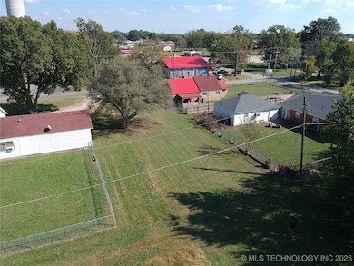 216 S Locust St, Nowata, OK 74048 - photo 5