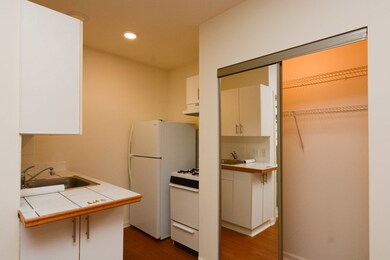 4241 N Kenmore Ave unit 108, Chicago, IL 60613 - photo 3