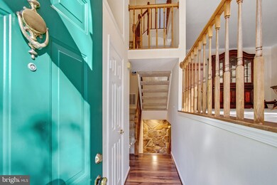 5709 Mason Bluff Dr, Burke, VA 22015 - photo 3