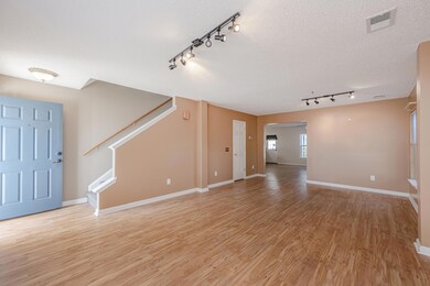 1048MossGroveDr14