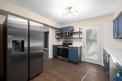 2201 W 15th St, Sioux Falls, SD 57104 - photo 7