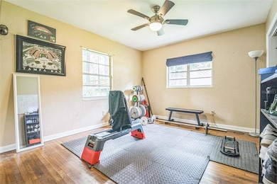 418 NW 27th Terr