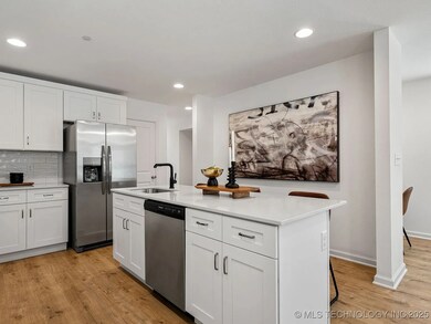 3405 N 1st St unit E402, Broken Arrow, OK 74012 - photo 4