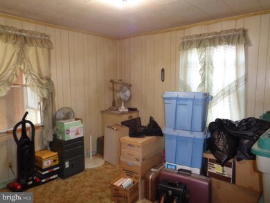 809 N Woodlynn Rd, Essex, MD 21221 - photo 5