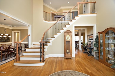 2 story foyer