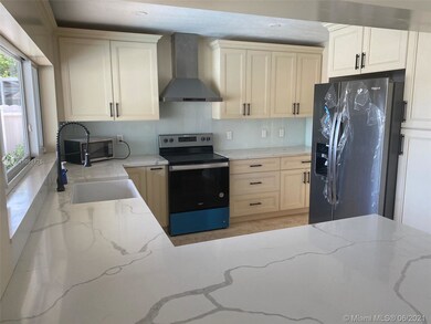 7816 Plantation Blvd, Miramar, FL 33023 - photo 5