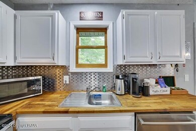 9867 Deerwood Dr, Tobyhanna, PA 18466 - photo 7