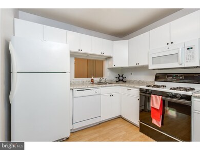 1608 Hawthorne Ct unit 1608, Sewell, NJ 08080 - photo 6