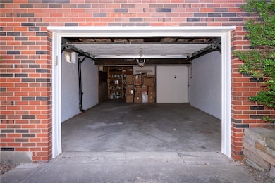 1370 Lincoln Dr, Monaca, PA 15061 - photo 2