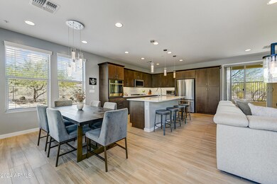 03-Dining & Kitchen
