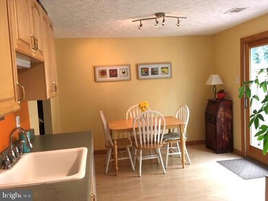 8028 Steeple Chase Ct, Springfield, VA 22153 - photo 7