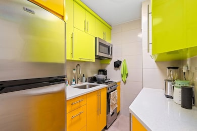 Forest Park Co-Ops unit 3T, Woodhaven, NY 11421 - photo 4