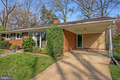 203 Scott Cir SW, Vienna, VA 22180 - photo 5