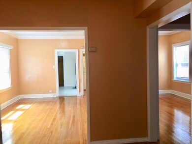 6240 N Francisco Ave unit 2, Chicago, IL 60659 - photo 2