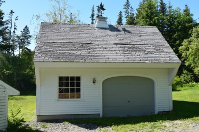 Detached garage