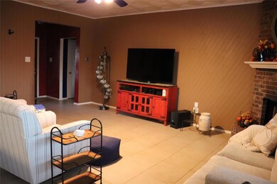 307 Odell St, Cleburne, TX 76033 - photo 5