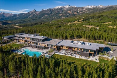 Aerial view with a mountain view