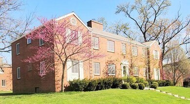 2010 Elmwood Ave, Upper Arlington, OH 43212 - photo 3