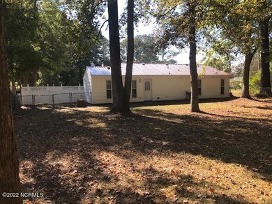 329 Lakewood Dr, Jacksonville, NC 28546 - photo 4