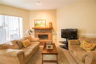 8225 Wellsmere Cir unit 1, Orlando, FL 32835 - photo 5