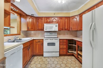 35 Robert St, Pittsfield, MA 01201 - photo 7