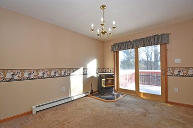 22 Sawyer St, Gardner, MA 01440 - photo 5