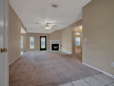 202 Sandalwood St, Lufkin, TX 75904 - photo 4