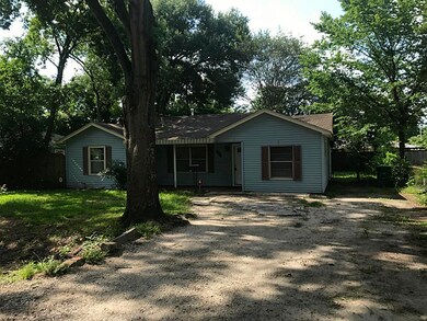 406 Twin Oaks St, Houston, TX 77076 - photo 4