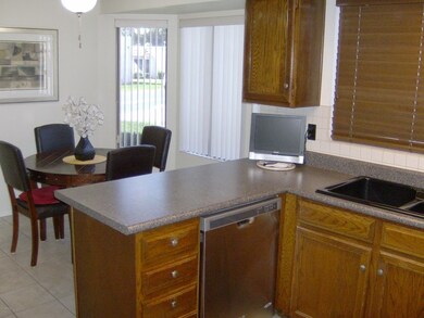 717 S Arrowwood Way unit 38, Mesa, AZ 85208 - photo 3