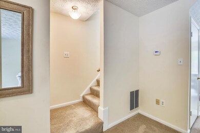 18700 Winding Creek Place, Germantown, MD 20874 - photo 5