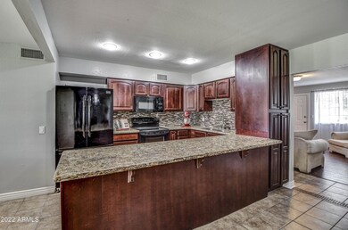 KITCHEN 1