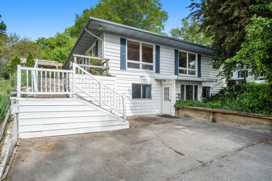 809 St Catherine St.