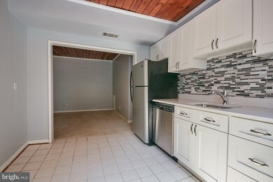 55 Skyhill Rd unit 302, Alexandria, VA 22314 - photo 6