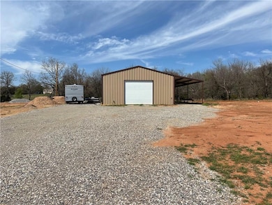 31448 Memorial Rd, McLoud, OK 74851 - photo 4