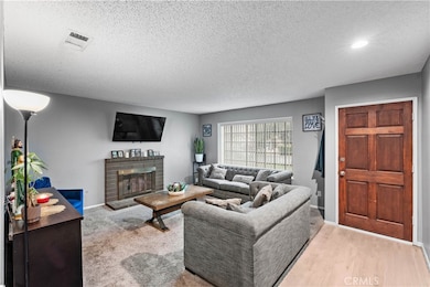 554 W Mariposa Dr, Rialto, CA 92376 - photo 4