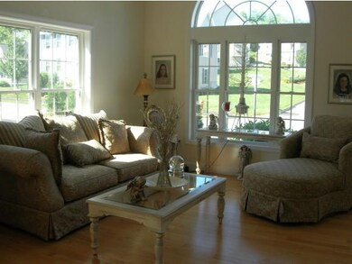 6 Sutherland Way, Nashua, NH 03062 - photo 5