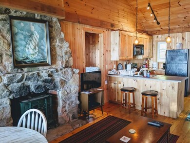 06-Cozy living area
