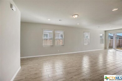 124 Lacey Oak Loop, San Marcos, TX 78666 - photo 4