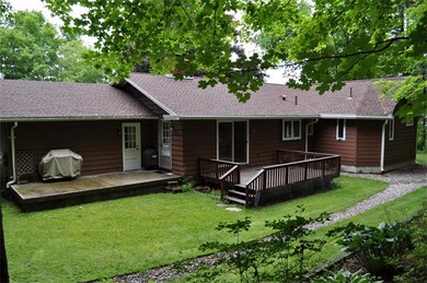 246 Middle St, Amherst, MA 01002 - photo 2