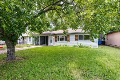 1015 W Florence St, Denison, TX 75020 - photo 3