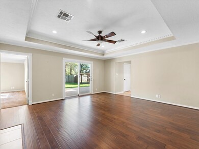 13210 Isbell Dr, Tomball, TX 77375 - photo 4