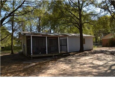 2900 Wisteria Ave, Crestview, FL 32539 - photo 2